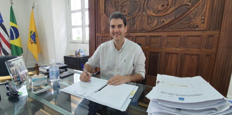 Prefeito Eduardo Braide Lança Edital para Concurso Público com 600 Vagas para Professores em São Luís