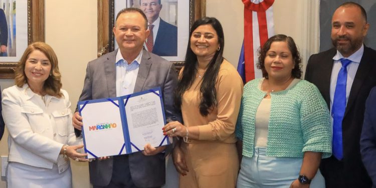 Prefeita de Axixá, Roberta Barreto, participa do lançamento do Plano Diretor de Desenvolvimento Metropolitano