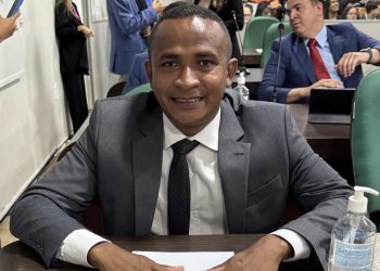 Vereador Neguinho do Parque Jair pede serviços de drenagem, esgoto, asfaltamento e recapeamento com sinalização e iluminação na Estrada da Vitória em Ribamar