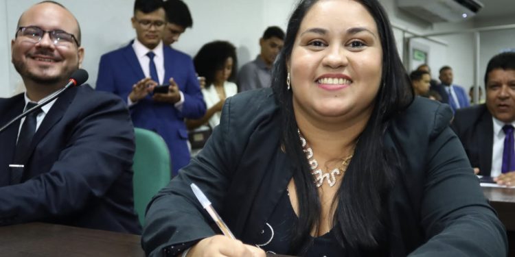 Vereadora Alana Cardoso solicita à Prefeitura de Ribamar a implantação de uma Equipe de Saúde ribeirinha para a Comunidade do Caúra