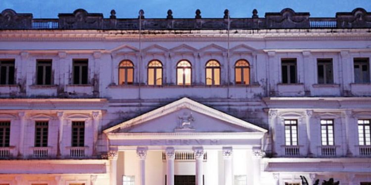 Tribunal de Justiça do Maranhão suspende compra de 50 iPhones 16 Pro Max para desembargadores ao custo de meio milhão