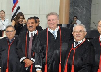 Tribunal de Justiça do Maranhão vai gastar mais de meio milhão em iPhones para Desembargadores