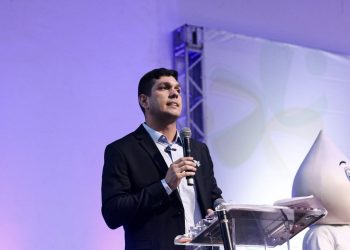 Tiago Fernandes reforça compromisso com o fortalecimento da atenção primária na abertura do Congresso Cuidar de Todos