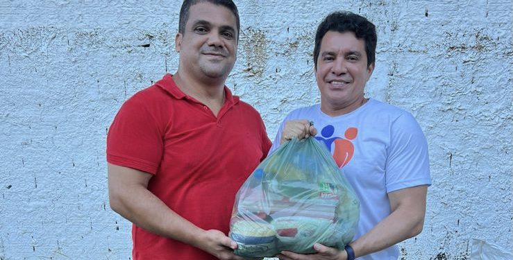 Mantendo a tradição em São José de Ribamar, vereador Nilton da Saúde distribui peixes e cestas básicas na Semana Santa