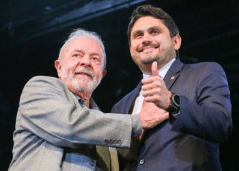 Cai o ministro das comunicações Juscelino Filho