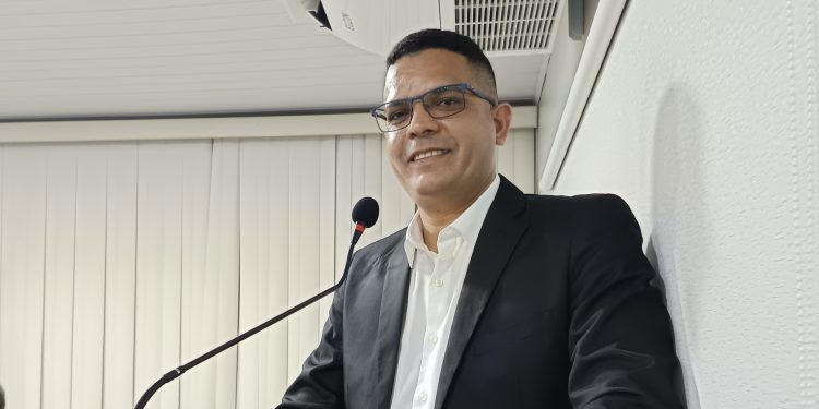 Vereador Fik Fik pede a secretaria de obras de São José de Ribamar a pavimentação das ruas 01, 02 e 03 no Bairro Pindaí / Iraque