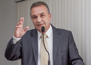 Órgão de transparência e controle homenageia ex-prefeito de Ribamar, Luís Fernando, por boa gestão dos recursos públicos