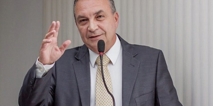 Órgão de transparência e controle homenageia ex-prefeito de Ribamar, Luís Fernando, por boa gestão dos recursos públicos