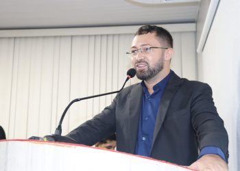 Vereador Rômulo Loirinho pede recuperação e complemento asfáltico na rua da mangueira no Bairro Alonso Costa em Ribamar