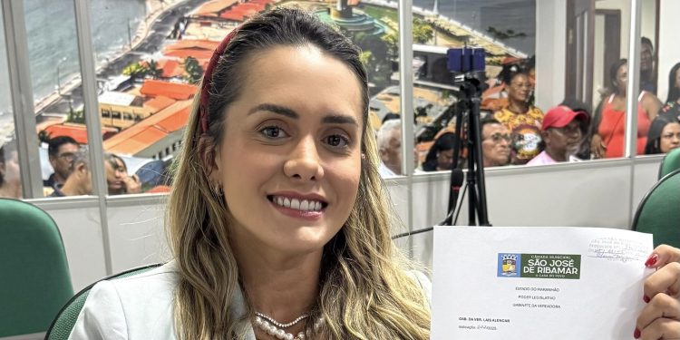 Pensando na extensão urbana do Conjunto Miguelzinho, Vereadora Laís Alencar pede pavimentação de ruas do Bairro