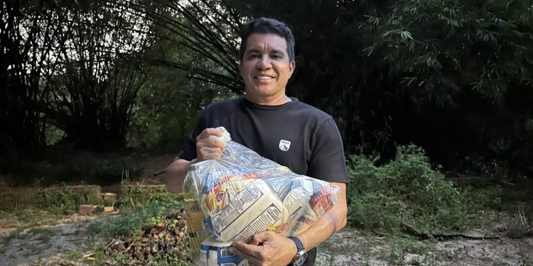 Solidariedade: Vereador Nilton da Saúde mantém tradição e entrega cestas básicas para famílias ribamarenses