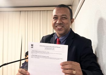 Vereador Mário Santos pede que a Prefeitura de Ribamar pavimente em bloquetes ruas no Parque das Palmeiras