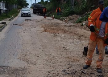 Prefeitura de Ribamar atende pedido do Vereador Rômulo Loirinho e realiza operação-tapa-buracos na Rua Sampaio Corrêa
