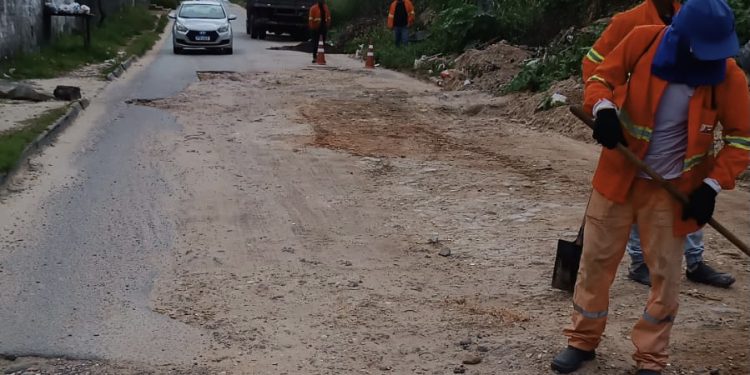 Prefeitura de Ribamar atende pedido do Vereador Rômulo Loirinho e realiza operação-tapa-buracos na Rua Sampaio Corrêa