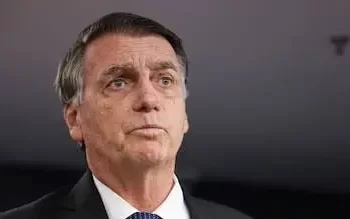 PF faz busca e apreensão e determina uso de tornozeleira eletrônica em Bolsonaro