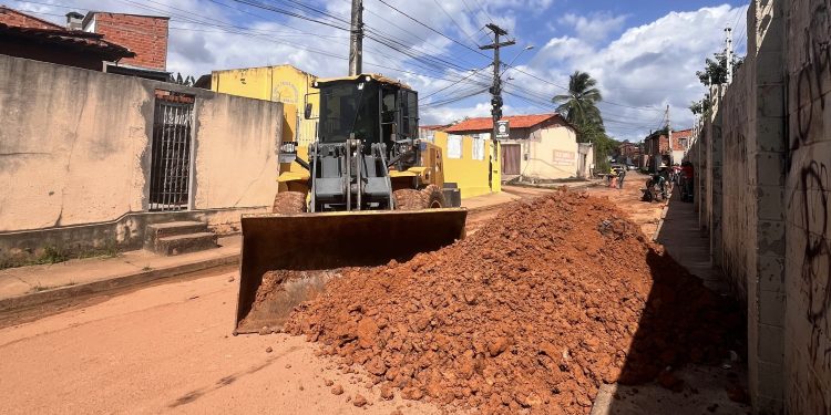 Após ter indicação atendida, Vereador Mário Santos vistoria e fiscaliza operação tapa-buracos na região limítrofe de Ribamar