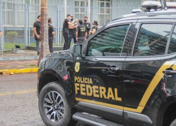 Policia federal cumpre mandados de busca e apreensão contra a administração do prefeito Dr. Julinho em São José de Ribamar, para apurar desvios de recursos da educação