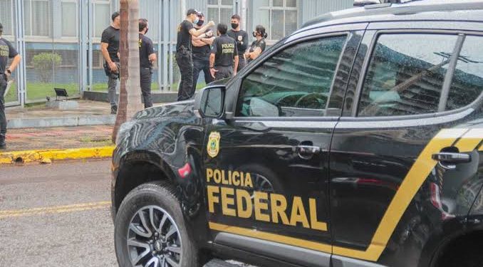 Policia federal cumpre mandados de busca e apreensão contra a administração do prefeito Dr. Julinho em São José de Ribamar, para apurar desvios de recursos da educação