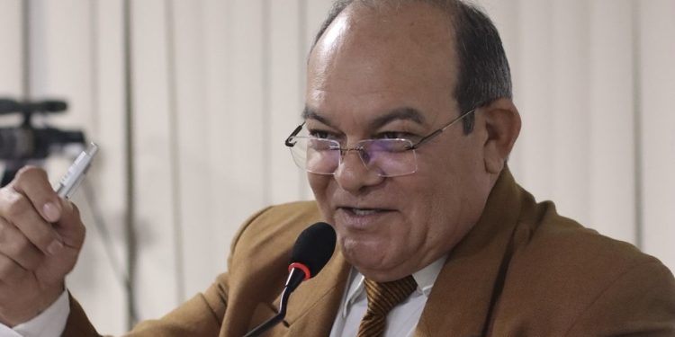 Beto das Vilas pede a limpeza e pavimentação da Rua Dom Pedro, no Loteamento Costa Atlântica, em São José de Ribamar