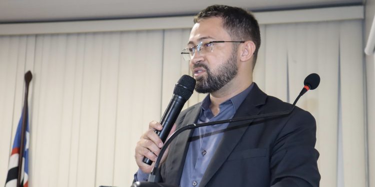 Vereador Rômulo Loirinho Pede Urgência no Recapeamento da Rua 15 de Outubro no Residencial Canudos em São José de Ribamar