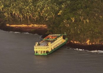 Comandante dorme e Ferryboat esbarra em ilha durante travessia entre São Luís e Alcântara
