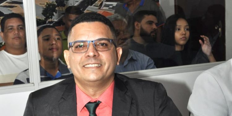 Luz para o Esporte: Vereador Fik Fik Pede Instalação de Iluminação no Campo do Grêmio em São José de Ribamar