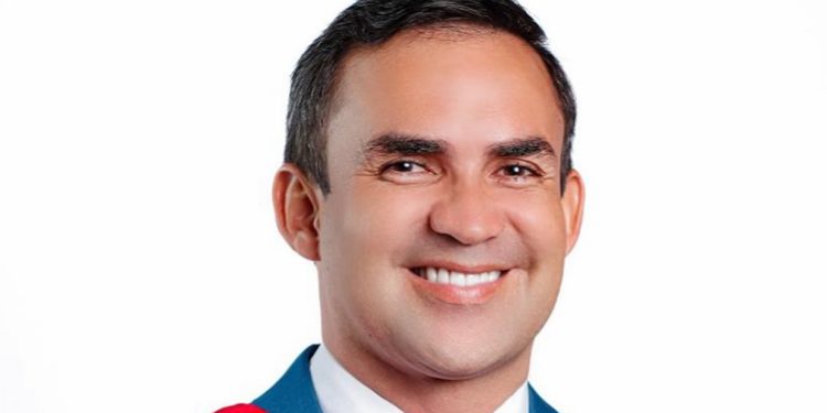 Desembargadora afasta prefeito Wallas Rocha e Polícia Federal cumpre mandados em São Benedito do Rio Preto