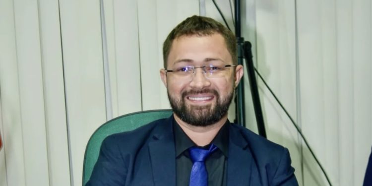 Vereador Rômulo Loirinho pede obras de asfalto e infraestrutura no Parque Araçagy em São José de Ribamar