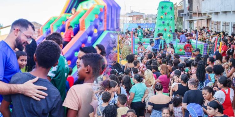 Rômulo Loirinho participa de grande festa das crianças no Parque Araçagy
