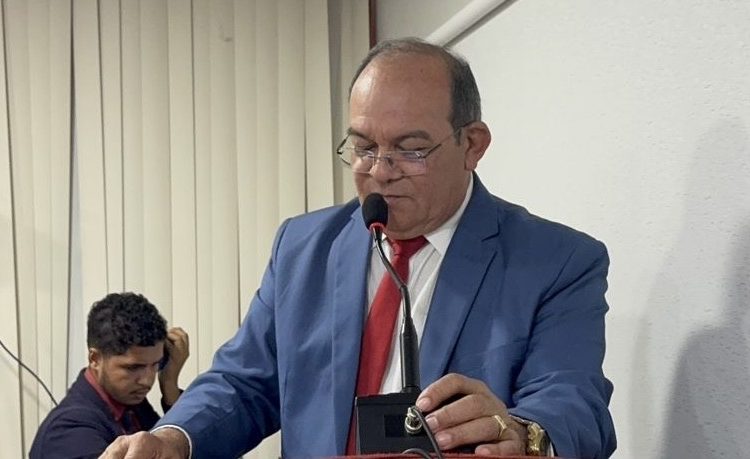 Vereador Beto das Vilas cobra recuperação asfáltica de ruas no bairro Tijupá Queimado