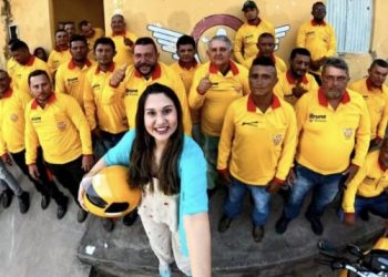Com atenção especial aos trabalhadores, Bruna Pessoa entrega novos uniformes aos mototaxistas de Presidente Dutra