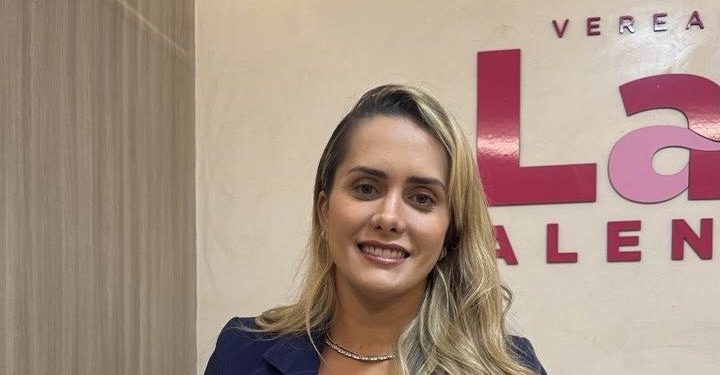 Vereadora Laís Alencar solicita faixa de pedestre e lombadas na via de acesso ao Village dos Pássaros