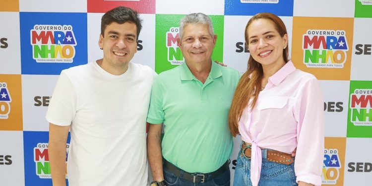 Prefeito Walace Azevedo e Primeira-dama Natália Azevedo cumprem agenda na Secretaria Estadual de Desenvolvimento Social em busca de novos benefícios para Icatu
