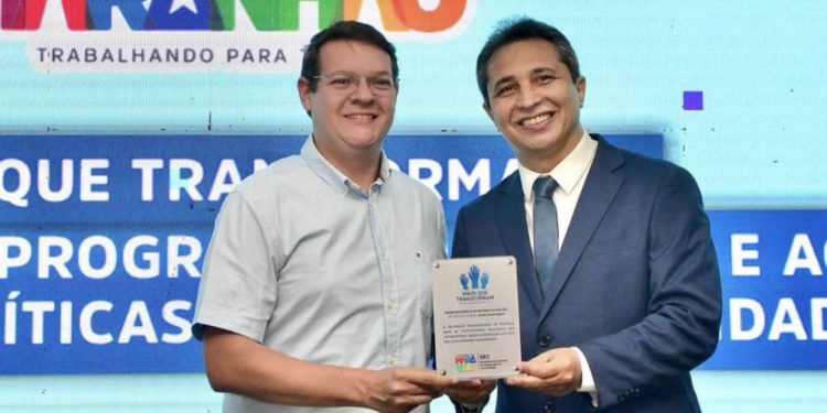 Secretário Vinicius Ferro é homenageado por atuação em prol das comunidades maranhenses