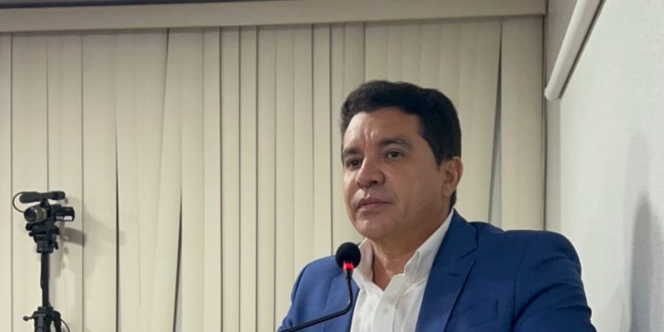 Vereador Nilton da Saúde pede operação tapa-buracos na Via Coletora 9000, no Parque Vitória em São José de Ribamar