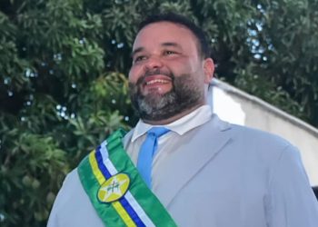 Dr. Guilherme paga maior abono salarial da Educação e entra pra História como melhor Prefeito de Primeira Cruz