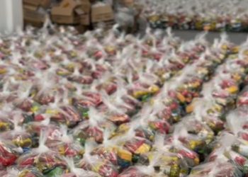 Compromisso social: Prefeito Eustáquio Sampaio entrega 2 mil cestas e frangos à população de Cidelândia