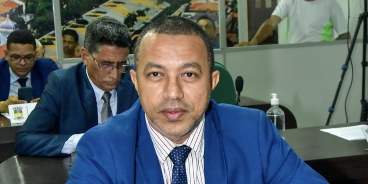 Vereador Mário Santos cobra ações concretas da Prefeitura de Ribamar para resolver problemas do município