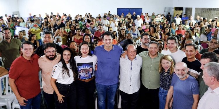Dudu Diniz lidera multidão em São José de Ribamar em prol de Orleans Brandão
