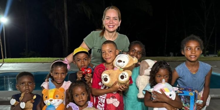 Crianças da comunidade vivem dia especial em tradicional confraternização na residência da primeira-dama de Icatu