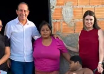 Secretária Patrícia Vargas e Prefeito Eustáquio Sampaio reforçam compromisso social com entrega de cadeira de rodas em Cidelândia