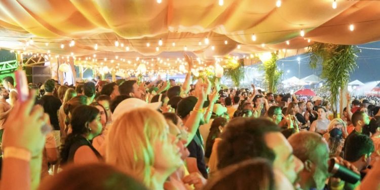 Camarote Unique eleva padrão de sofisticação e glamour no Carnaval da Avenida Litorânea