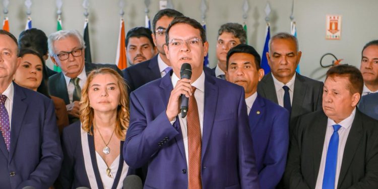 Vinícius Ferro ressalta crescimento do PIB e avanço fiscal do Maranhão na abertura do ano legislativo na Assembleia