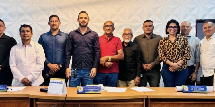 Liderança do Presidente Leandro Mendonça em consenso com todos os vereadores garante aprovação unânime da atualização do piso do magistério 2026 em Axixá