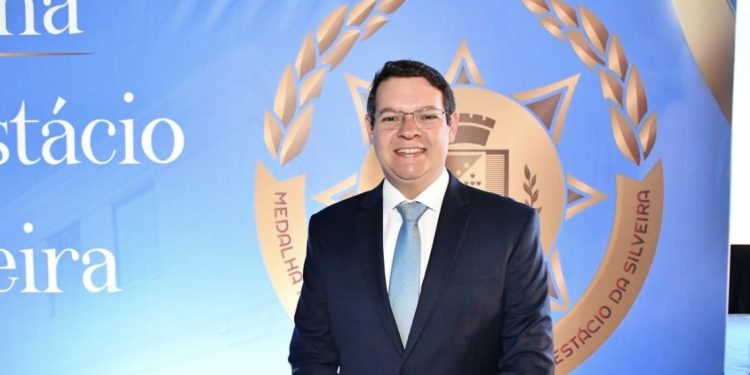 Secretário Vinícius Ferro completa três anos na SEPLAN com avanços históricos nas contas públicas do Maranhão