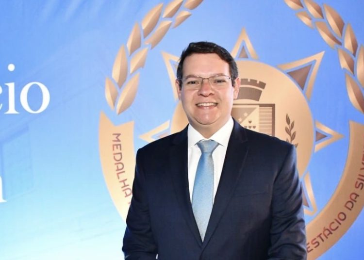 Secretário Vinícius Ferro completa três anos na SEPLAN com avanços históricos nas contas públicas do Maranhão