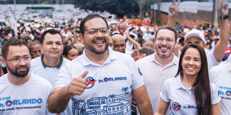 Dr. Orlando demonstra força política e reúne milhares de pessoas em apoio a Orleans Brandão