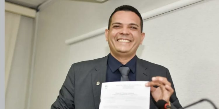 Denúncias do vereador Fik Fik ganham repercussão e motivam investigações sobre gestão municipal em São José de Ribamar