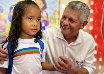 Prefeito Walace fortalece educação em Icatu com entrega de fardamento e kits completos aos alunos de toda rede municipal