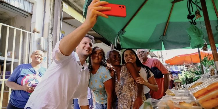 Orleans Brandão visita Feira do João Paulo, dialoga com trabalhadores e reforça compromisso com melhorias no espaço